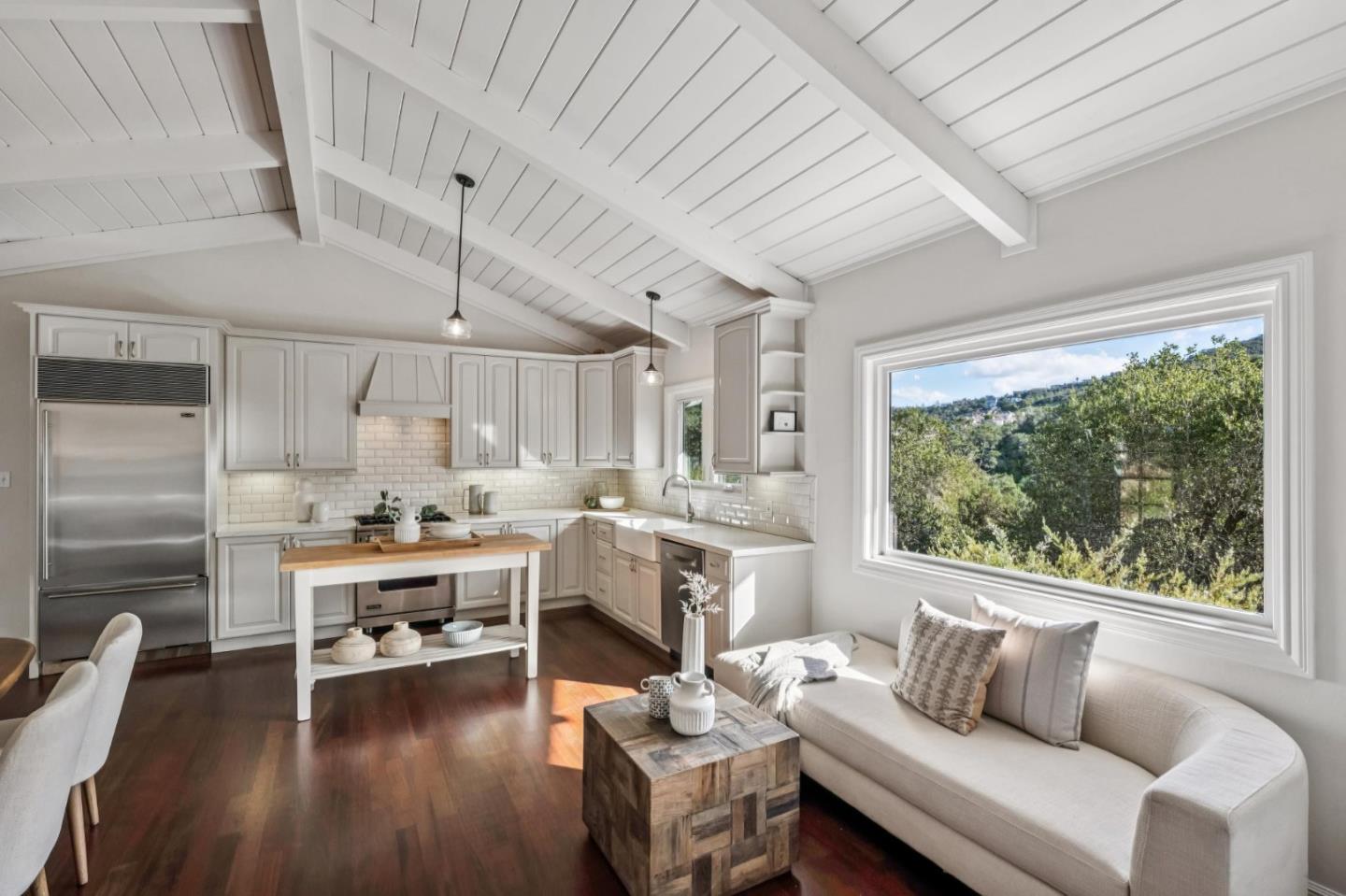 Detail Gallery Image 9 of 24 For 354 Devonshire Blvd, San Carlos,  CA 94070 - 4 Beds | 2 Baths