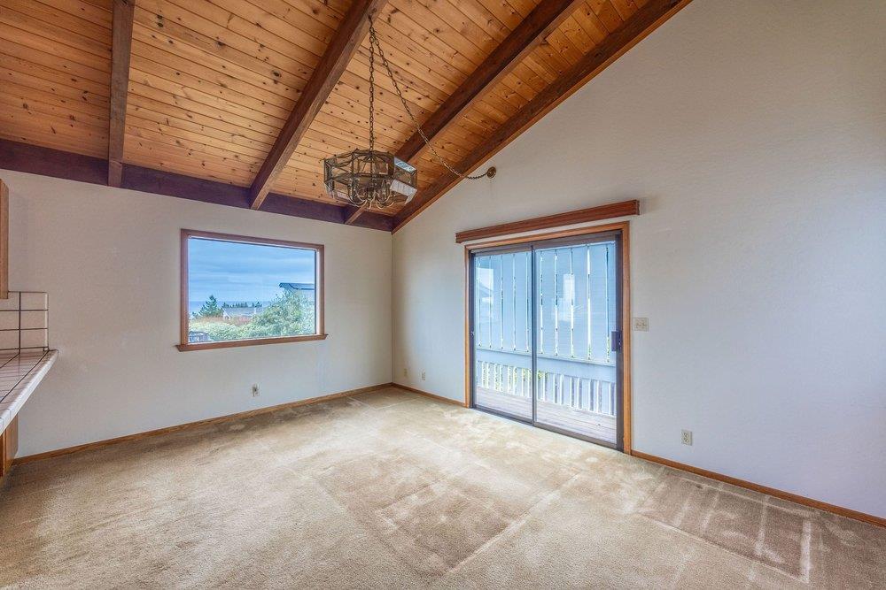 Detail Gallery Image 17 of 36 For 583 Sierra St, Moss Beach,  CA 94038 - 4 Beds | 2/1 Baths