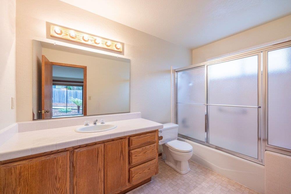 Detail Gallery Image 22 of 36 For 583 Sierra St, Moss Beach,  CA 94038 - 4 Beds | 2/1 Baths