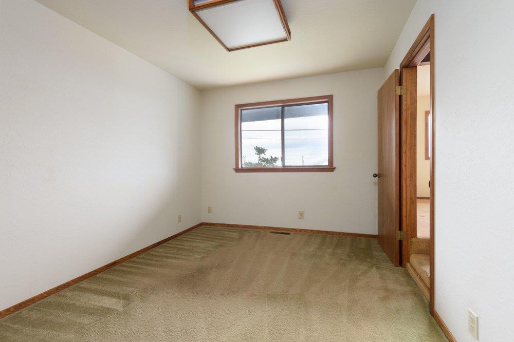 Detail Gallery Image 30 of 36 For 583 Sierra St, Moss Beach,  CA 94038 - 4 Beds | 2/1 Baths