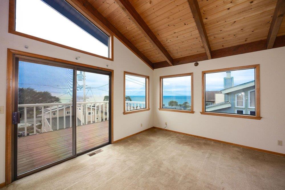 Detail Gallery Image 7 of 36 For 583 Sierra St, Moss Beach,  CA 94038 - 4 Beds | 2/1 Baths