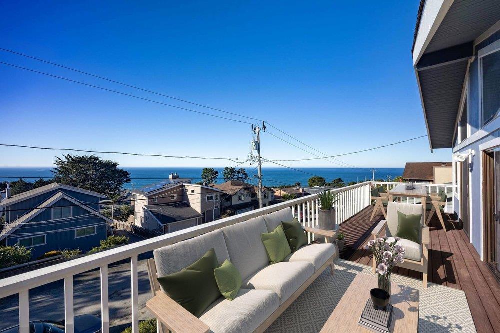 Detail Gallery Image 8 of 36 For 583 Sierra St, Moss Beach,  CA 94038 - 4 Beds | 2/1 Baths