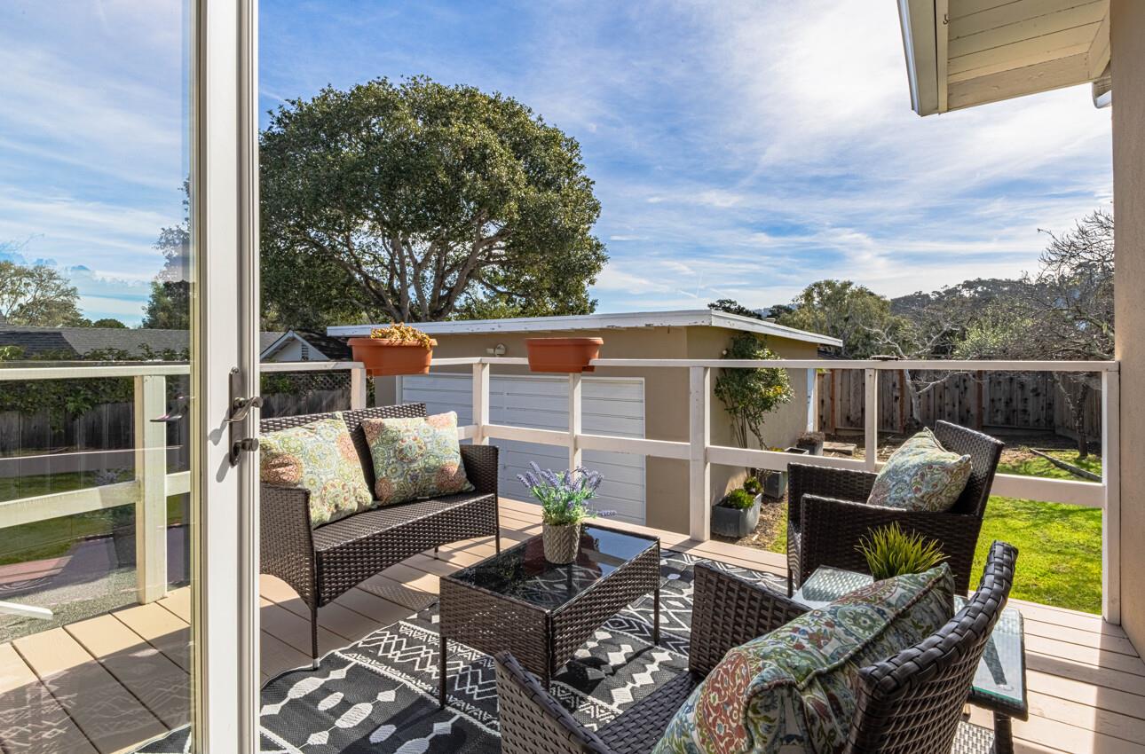 Detail Gallery Image 14 of 39 For 89 via Descanso, Monterey,  CA 93940 - 2 Beds | 2 Baths