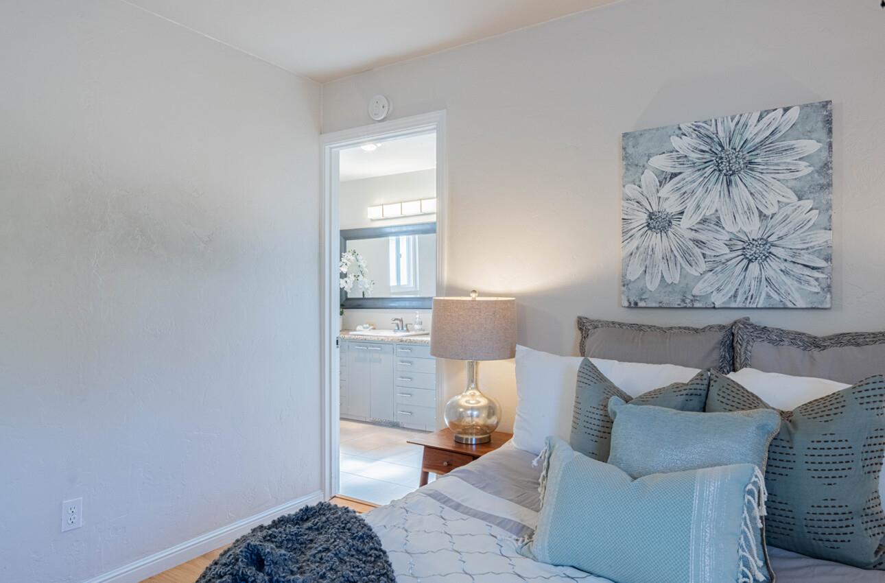 Detail Gallery Image 19 of 39 For 89 via Descanso, Monterey,  CA 93940 - 2 Beds | 2 Baths