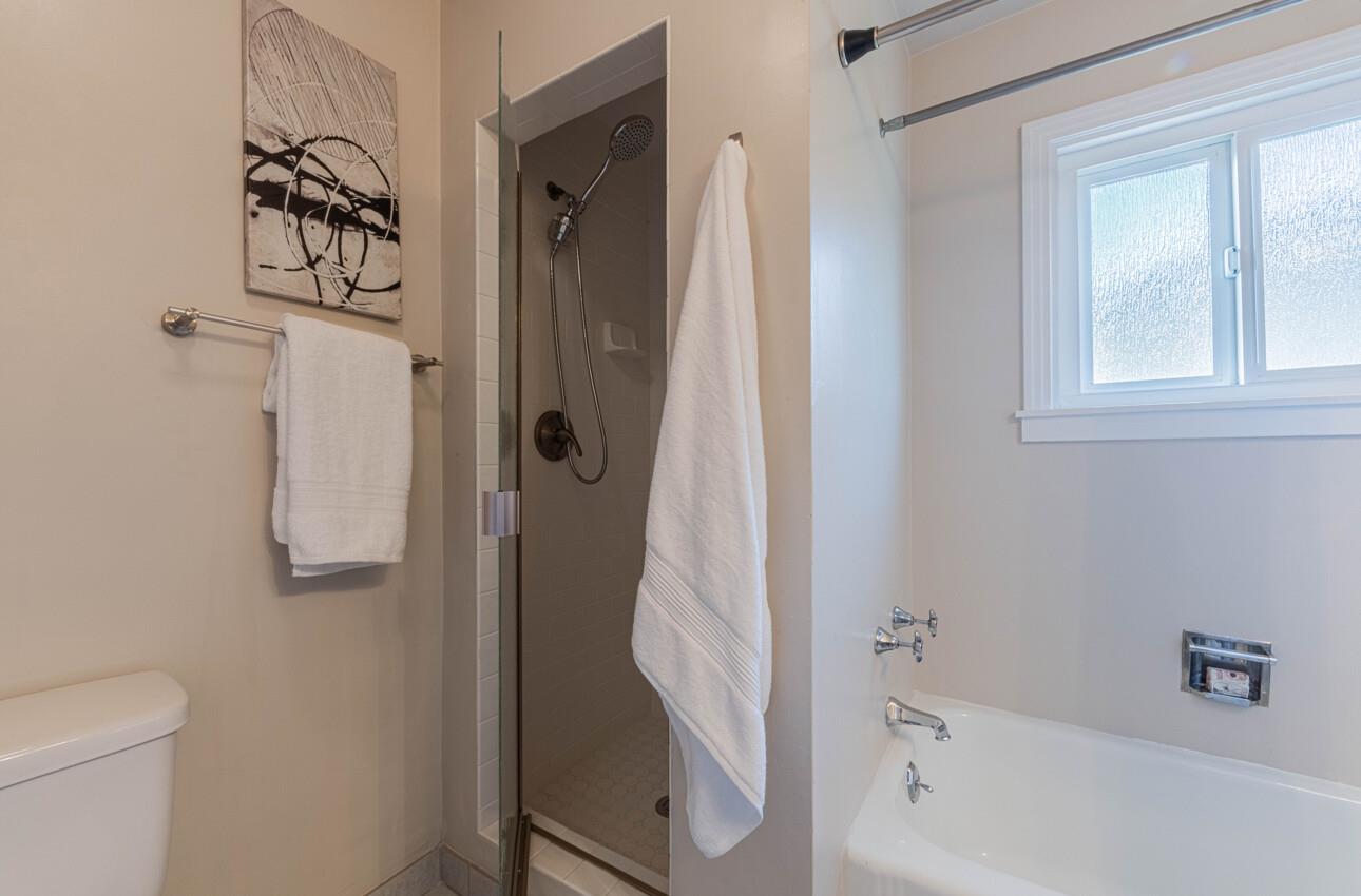 Detail Gallery Image 28 of 39 For 89 via Descanso, Monterey,  CA 93940 - 2 Beds | 2 Baths