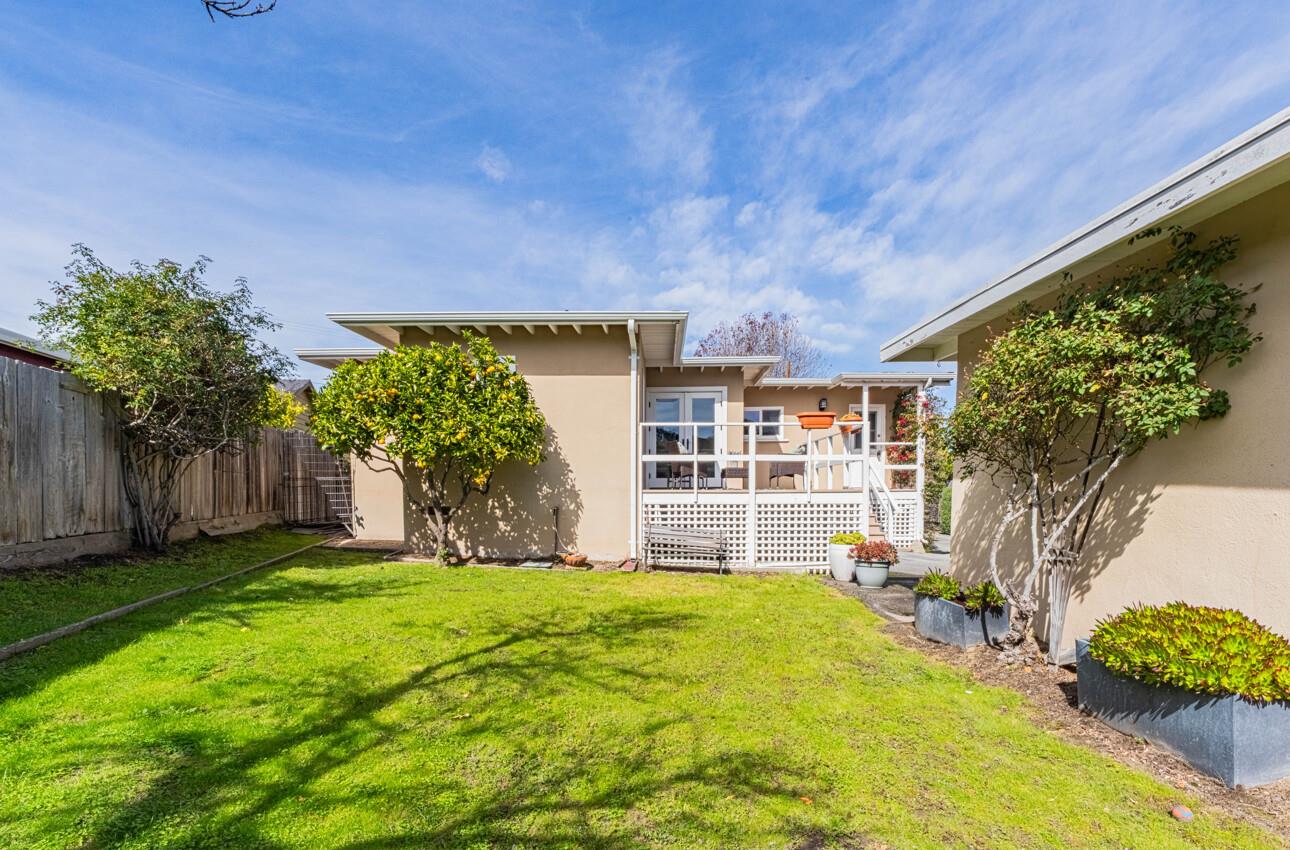 Detail Gallery Image 33 of 39 For 89 via Descanso, Monterey,  CA 93940 - 2 Beds | 2 Baths