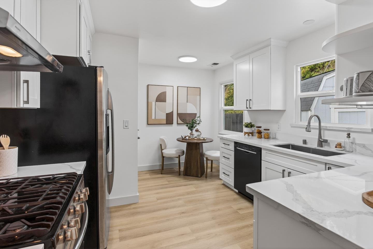 Detail Gallery Image 11 of 27 For 1046 Lupin Way, San Carlos,  CA 94070 - 2 Beds | 1 Baths