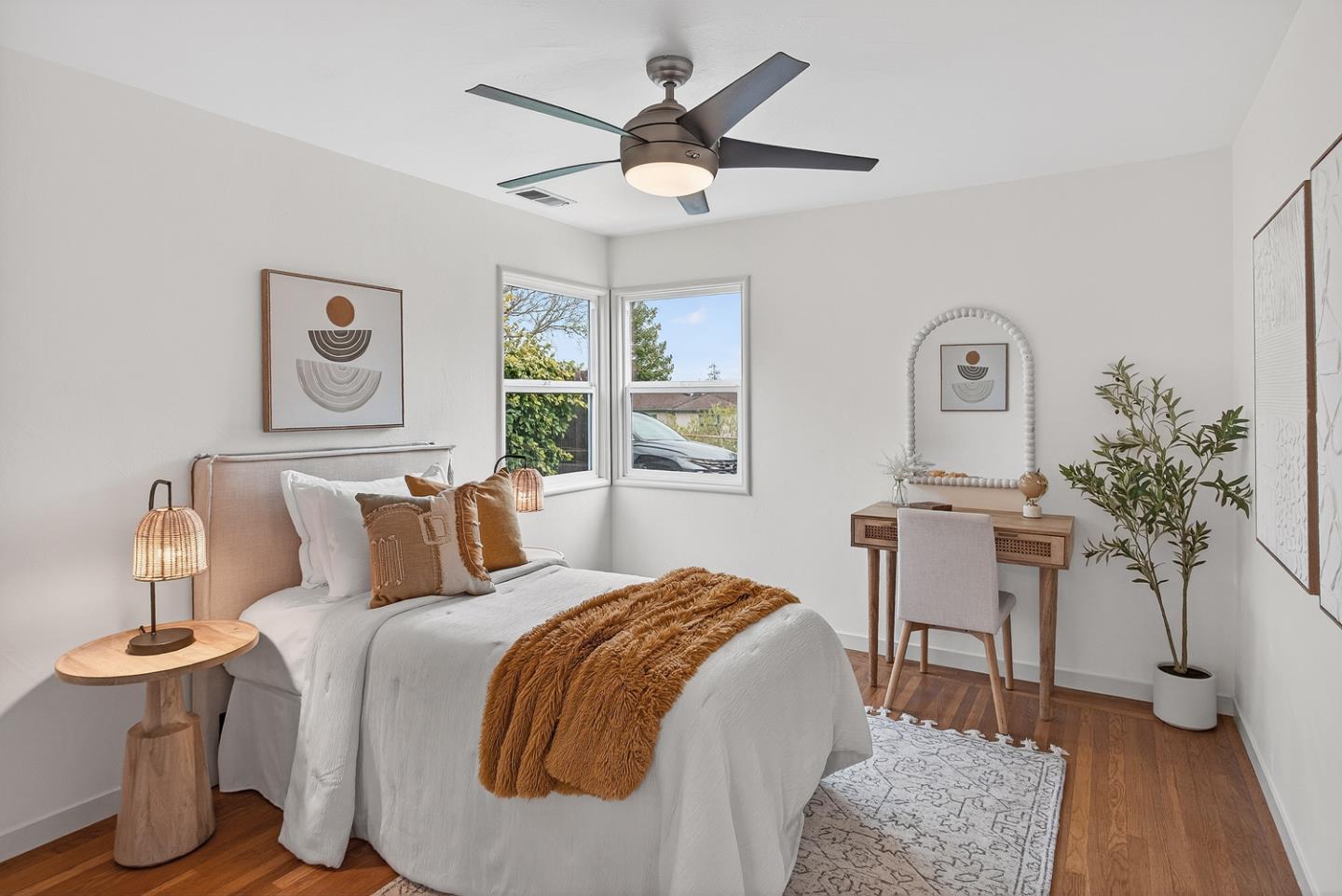 Detail Gallery Image 16 of 27 For 1046 Lupin Way, San Carlos,  CA 94070 - 2 Beds | 1 Baths