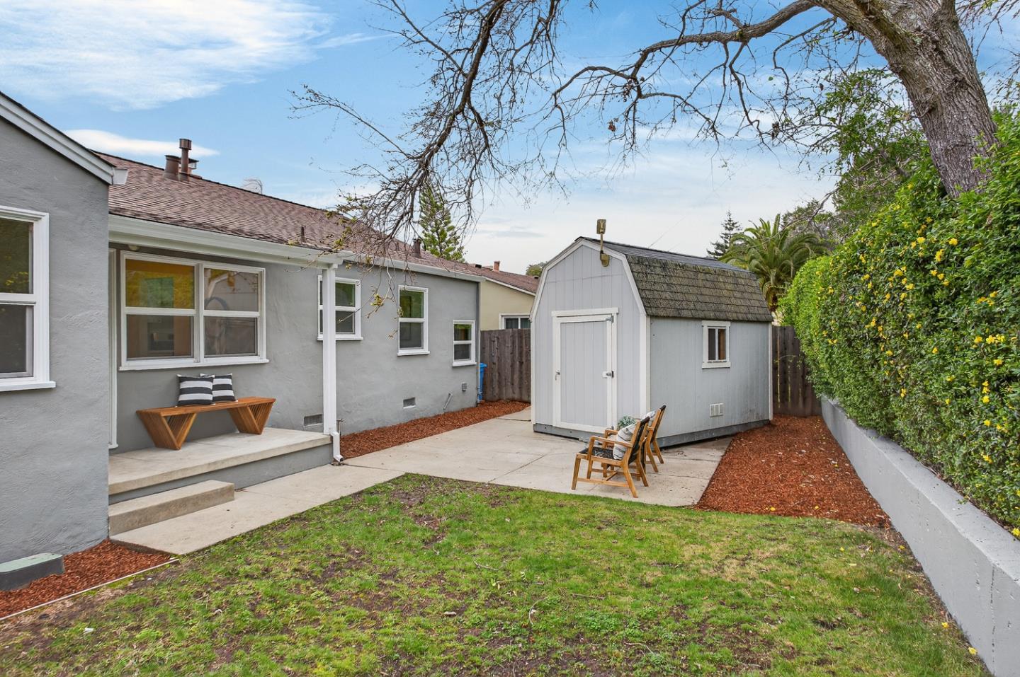 Detail Gallery Image 18 of 27 For 1046 Lupin Way, San Carlos,  CA 94070 - 2 Beds | 1 Baths