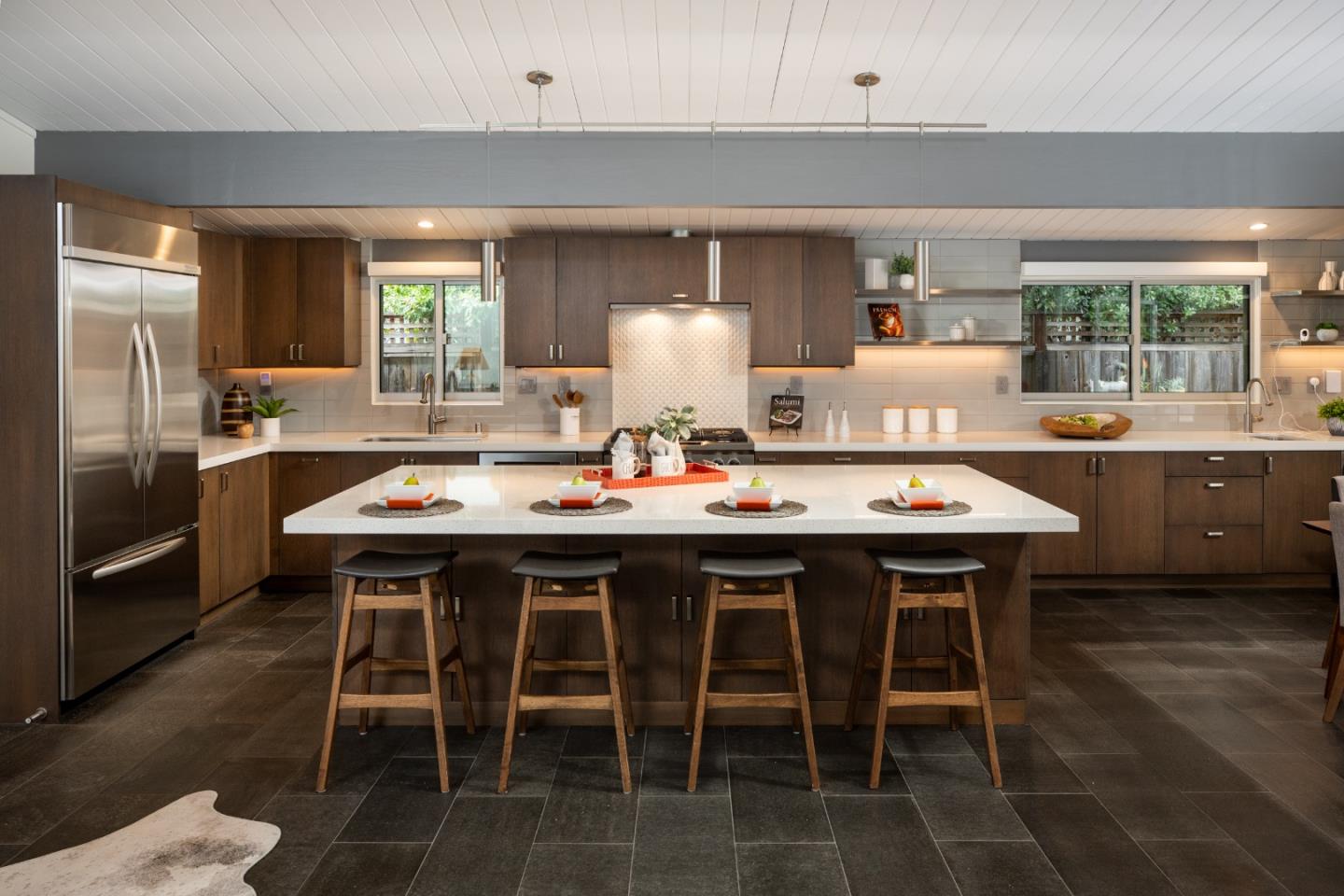 Detail Gallery Image 13 of 34 For 956 Trophy Dr, Mountain View,  CA 94040 - 3 Beds | 2 Baths