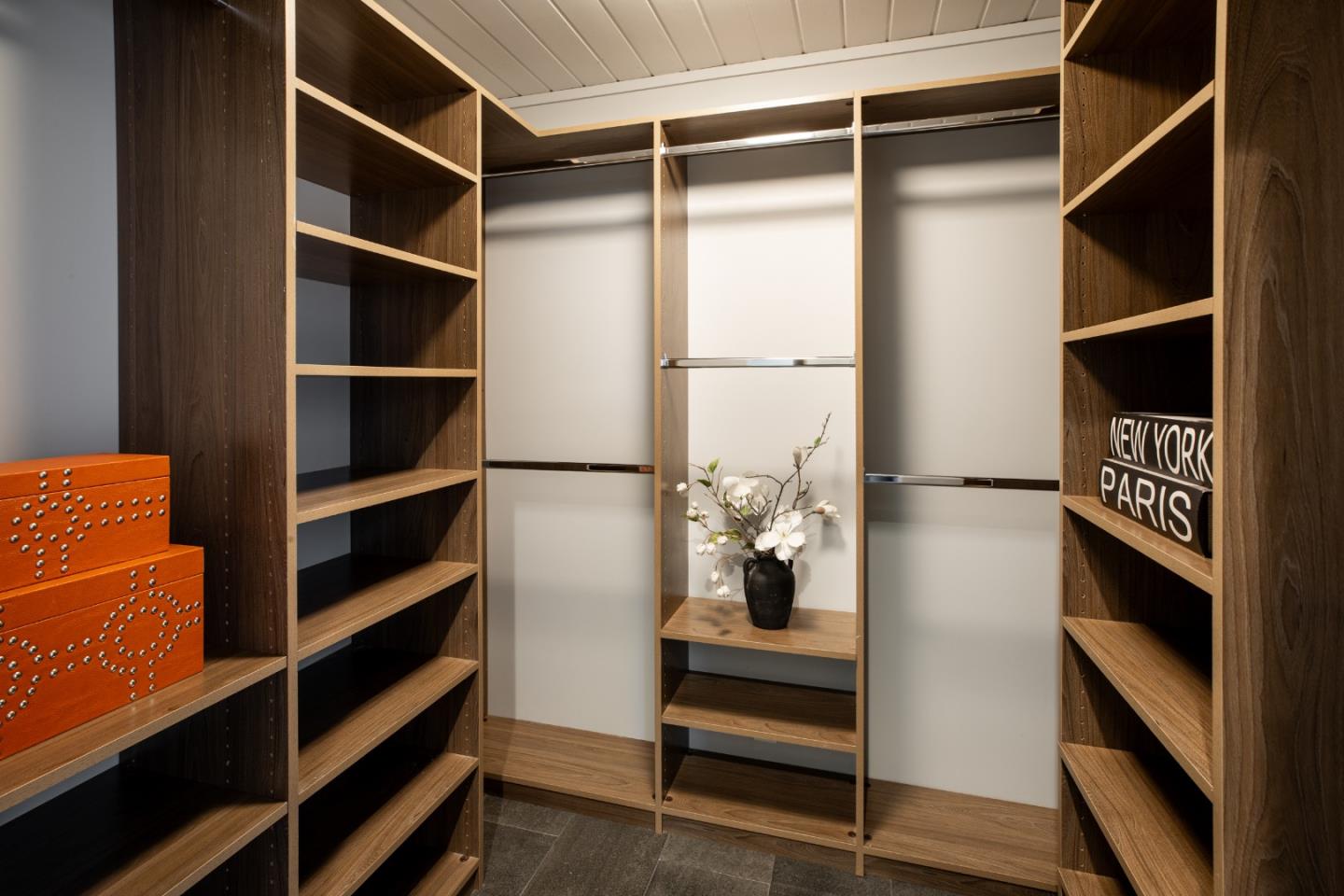 Detail Gallery Image 20 of 34 For 956 Trophy Dr, Mountain View,  CA 94040 - 3 Beds | 2 Baths