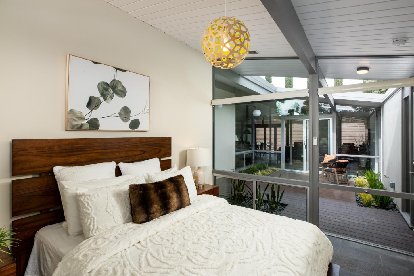 Detail Gallery Image 24 of 34 For 956 Trophy Dr, Mountain View,  CA 94040 - 3 Beds | 2 Baths