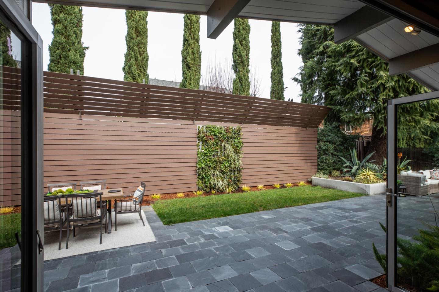 Detail Gallery Image 27 of 34 For 956 Trophy Dr, Mountain View,  CA 94040 - 3 Beds | 2 Baths