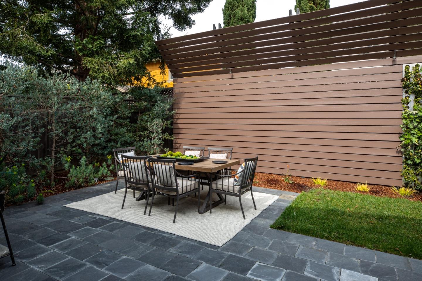 Detail Gallery Image 28 of 34 For 956 Trophy Dr, Mountain View,  CA 94040 - 3 Beds | 2 Baths