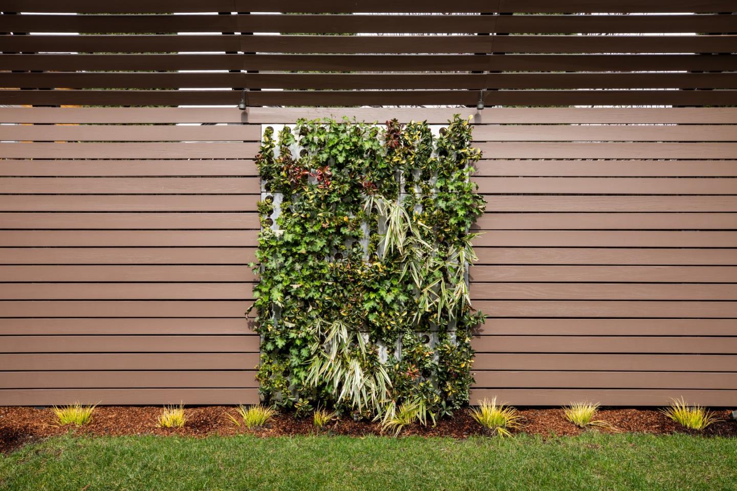 Detail Gallery Image 29 of 34 For 956 Trophy Dr, Mountain View,  CA 94040 - 3 Beds | 2 Baths