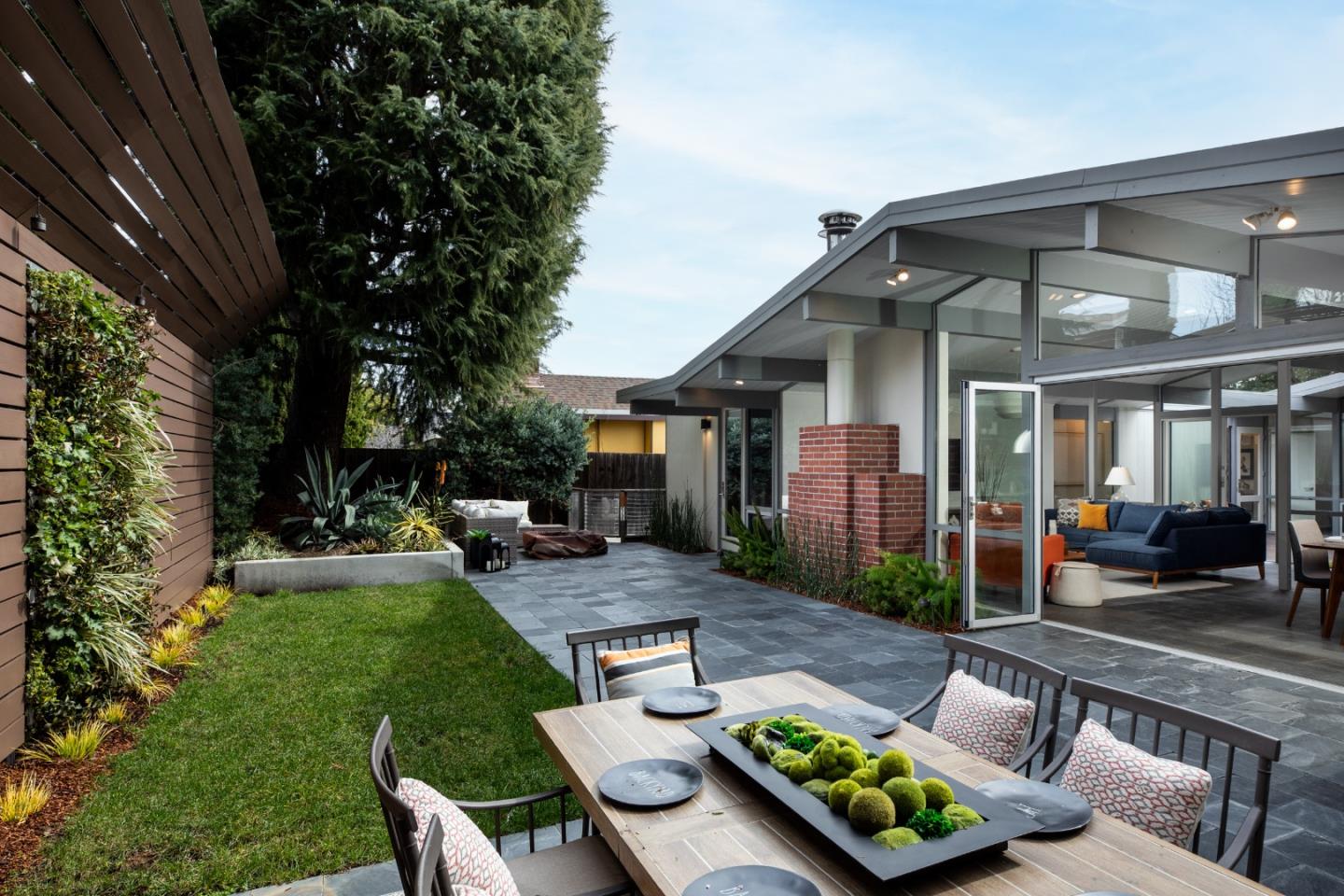 Detail Gallery Image 31 of 34 For 956 Trophy Dr, Mountain View,  CA 94040 - 3 Beds | 2 Baths