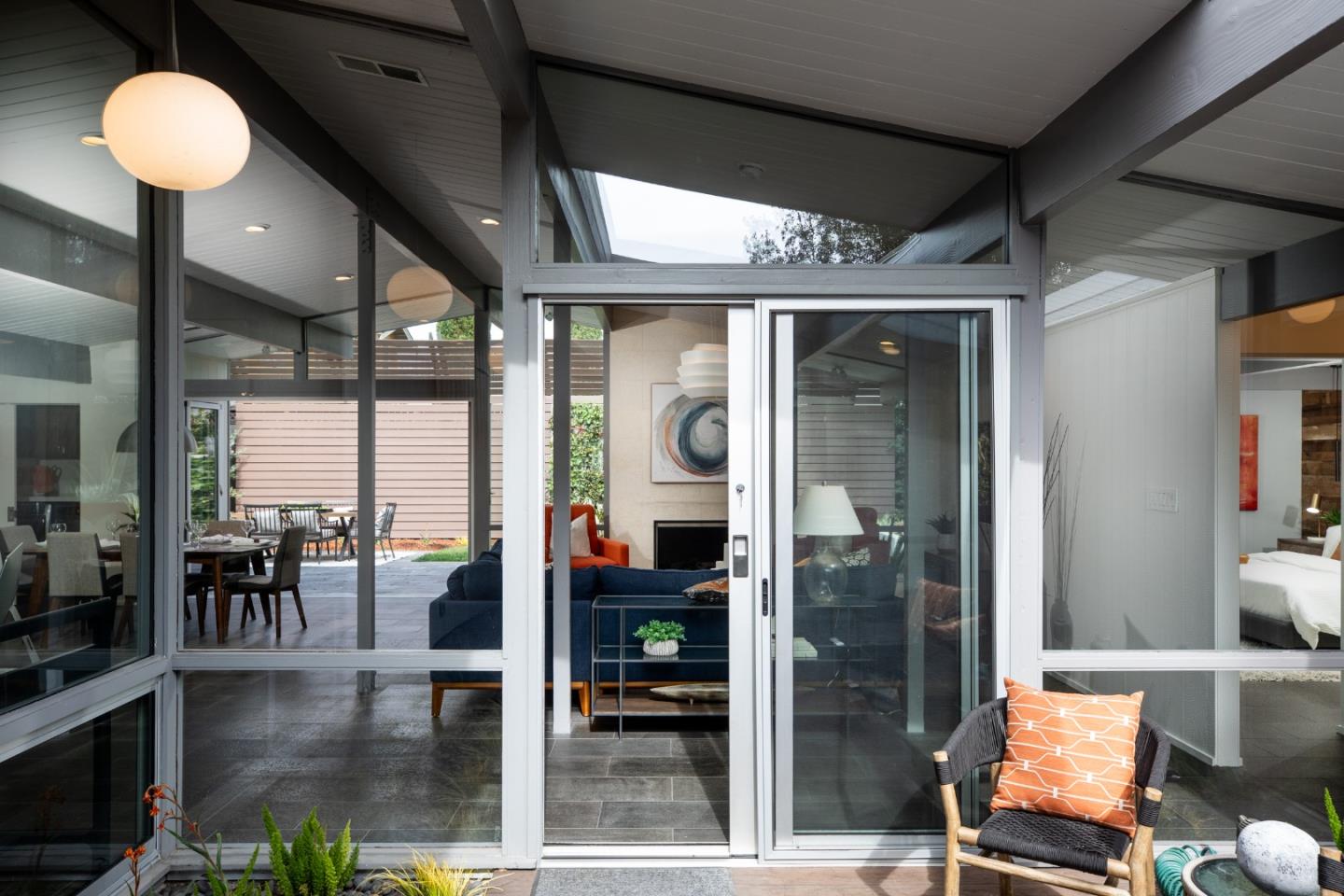 Detail Gallery Image 7 of 34 For 956 Trophy Dr, Mountain View,  CA 94040 - 3 Beds | 2 Baths