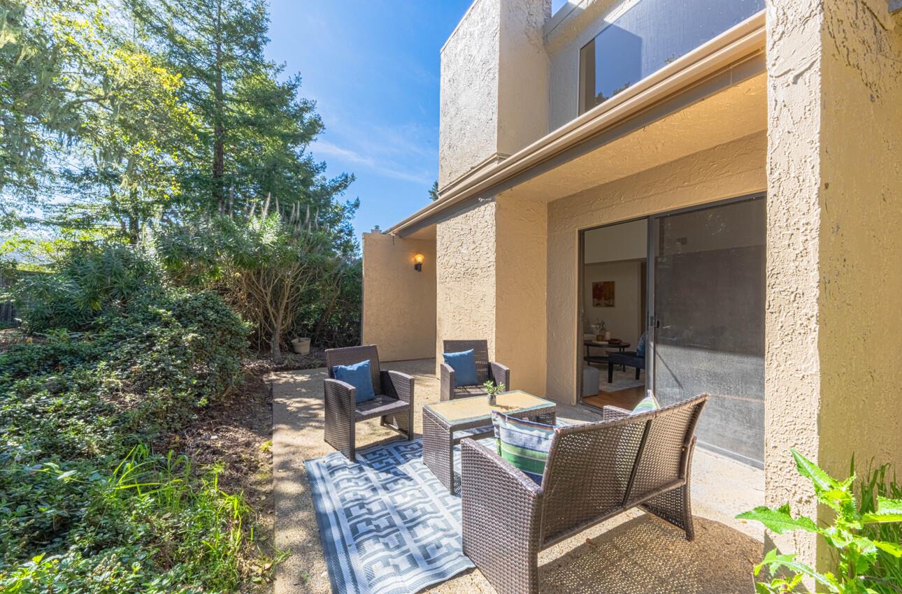 Detail Gallery Image 12 of 33 For 15 Montsalas Dr, Monterey,  CA 93940 - 2 Beds | 2 Baths