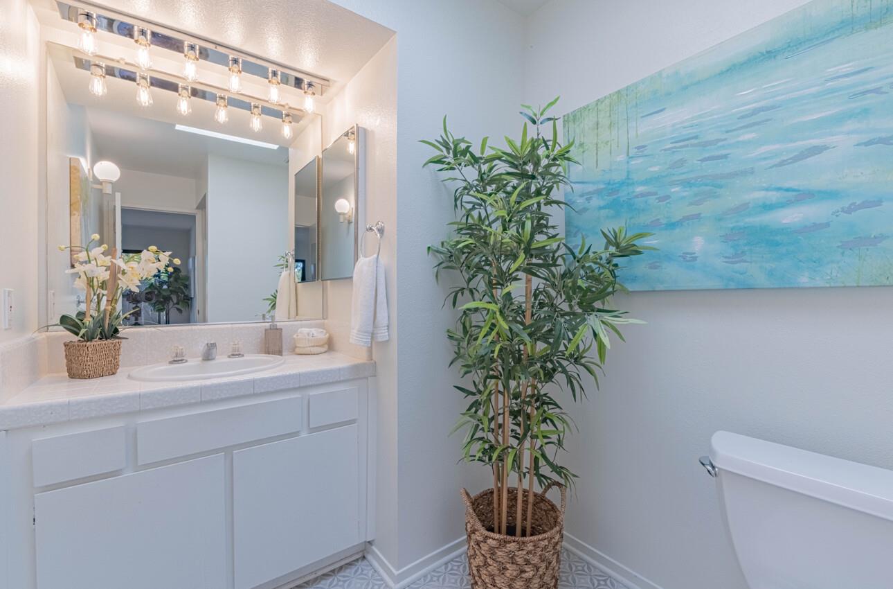 Detail Gallery Image 22 of 33 For 15 Montsalas Dr, Monterey,  CA 93940 - 2 Beds | 2 Baths