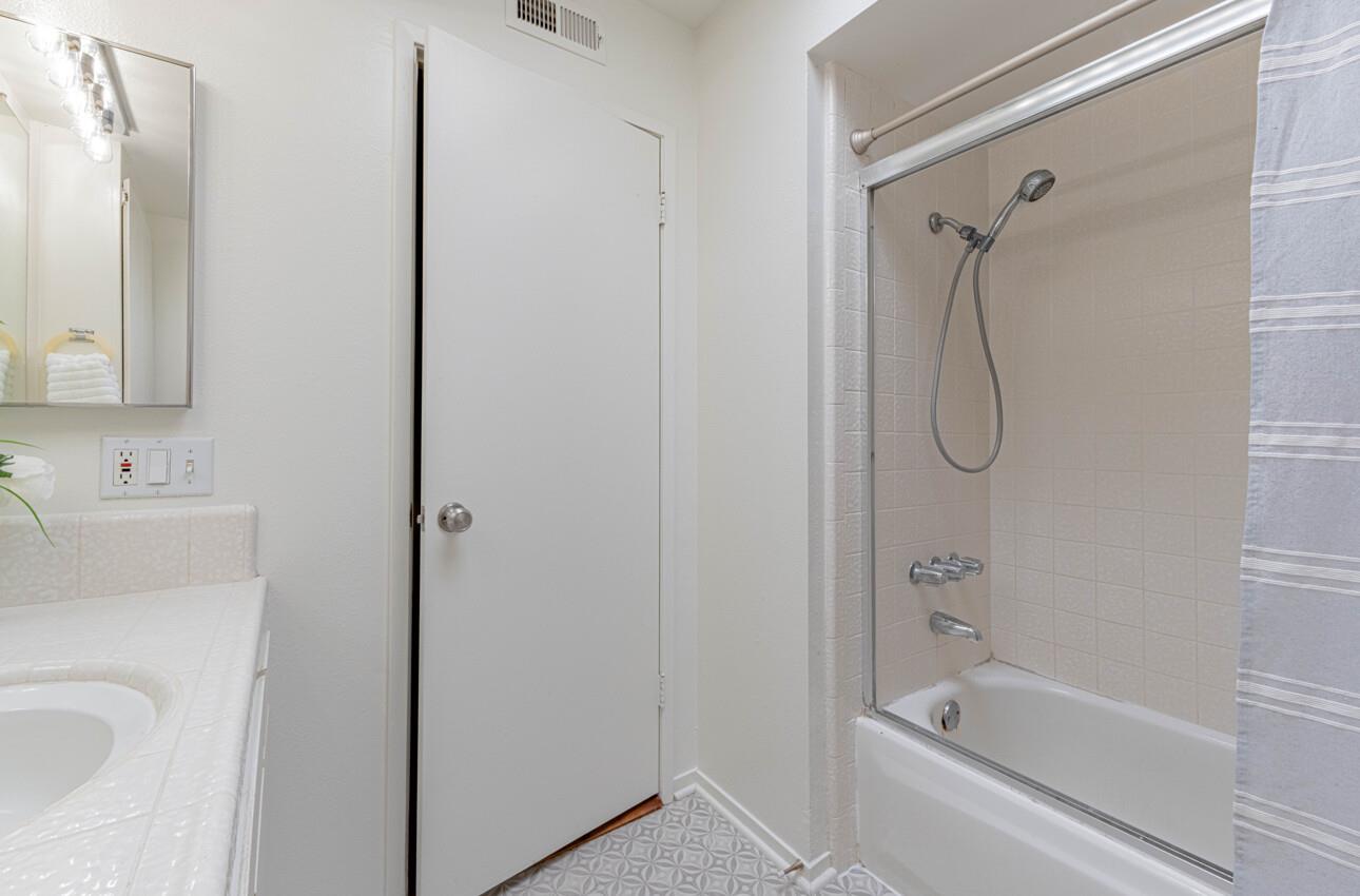 Detail Gallery Image 28 of 33 For 15 Montsalas Dr, Monterey,  CA 93940 - 2 Beds | 2 Baths