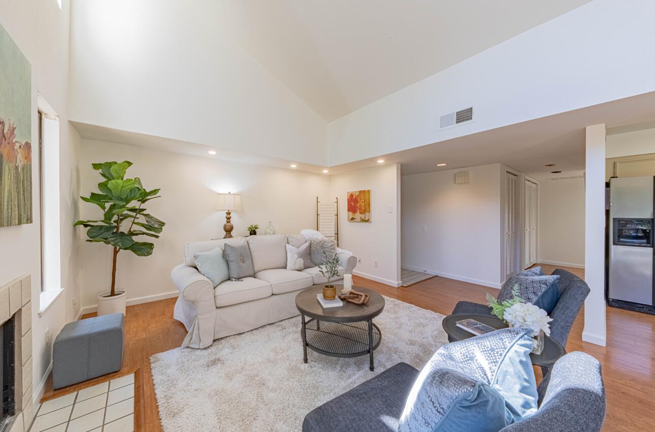 Detail Gallery Image 7 of 33 For 15 Montsalas Dr, Monterey,  CA 93940 - 2 Beds | 2 Baths
