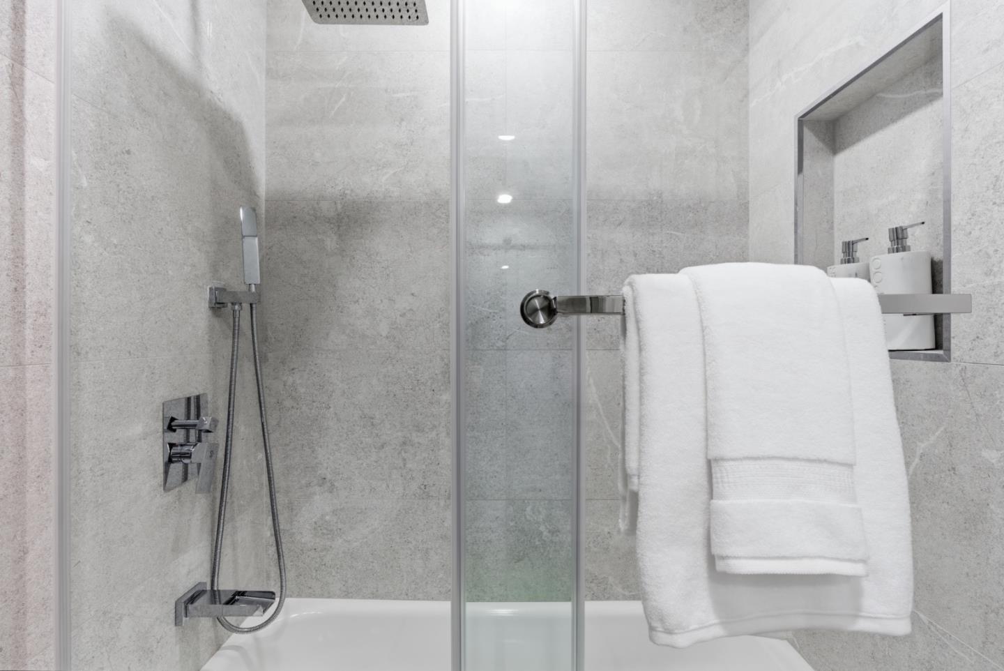 Detail Gallery Image 9 of 60 For 1174 San Moritz Dr, San Jose,  CA 95132 - 4 Beds | 2/1 Baths