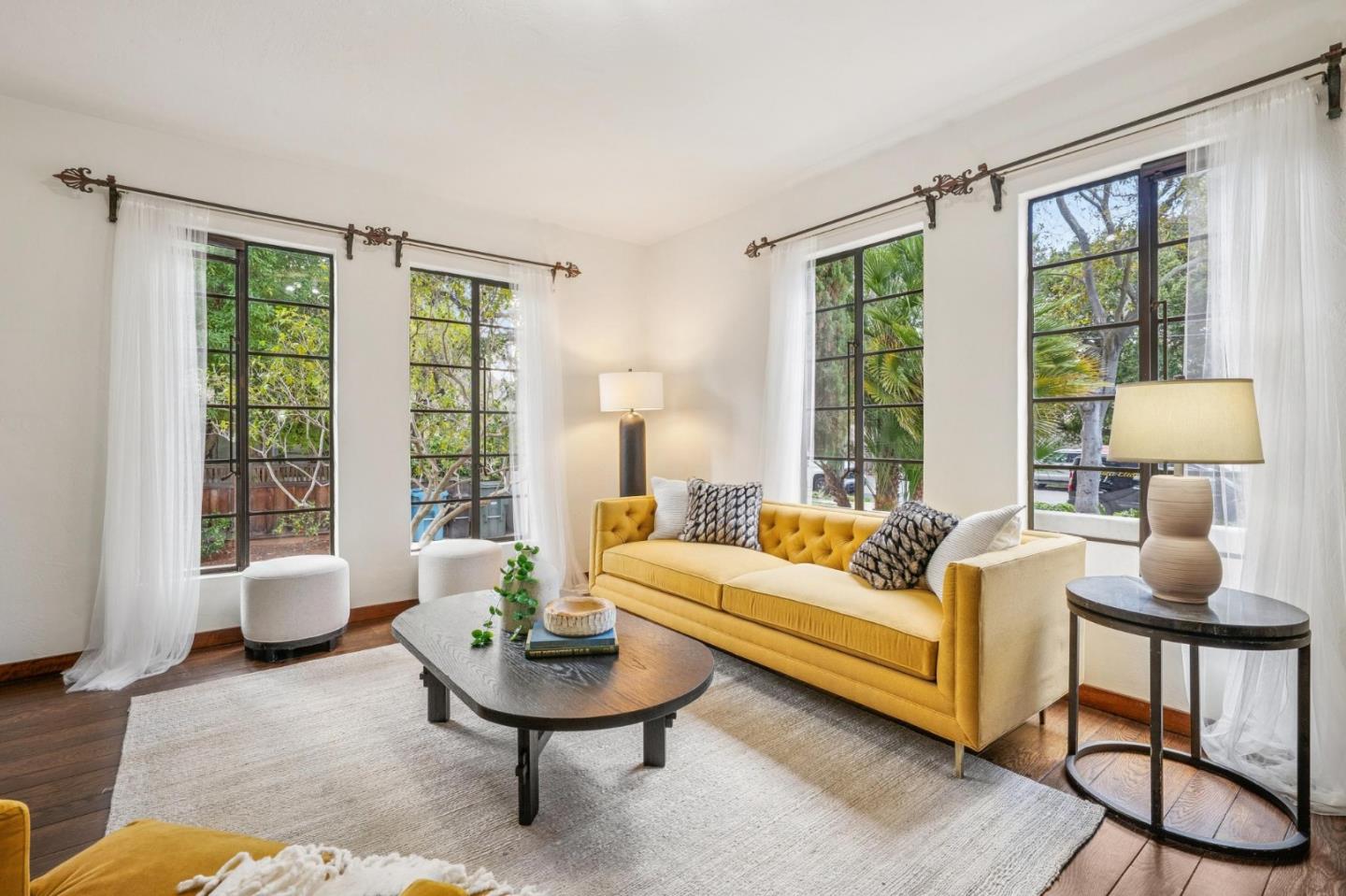 Detail Gallery Image 12 of 49 For 1965 Cowper St, Palo Alto,  CA 94301 - 5 Beds | 3/1 Baths