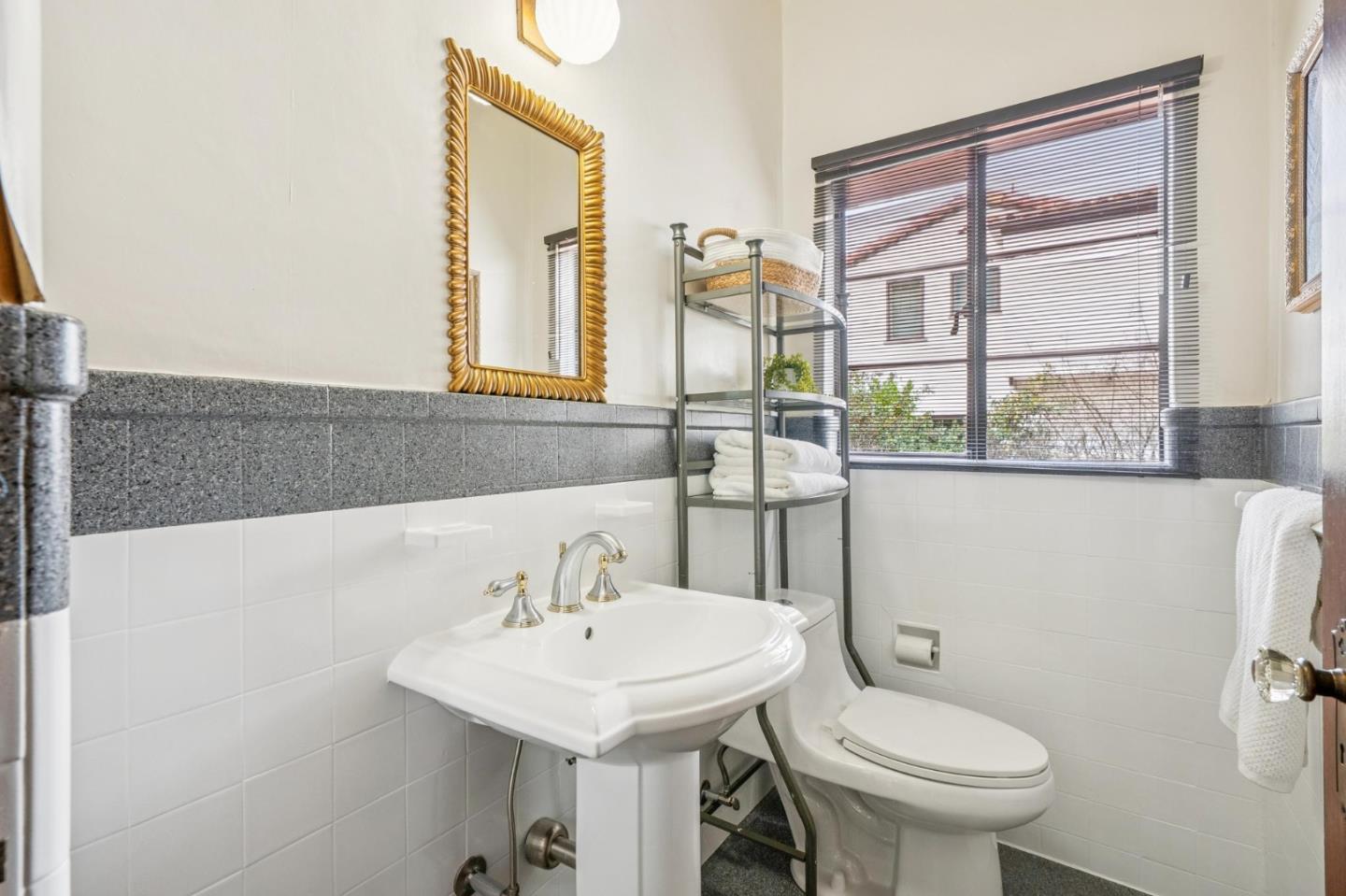 Detail Gallery Image 24 of 49 For 1965 Cowper St, Palo Alto,  CA 94301 - 5 Beds | 3/1 Baths