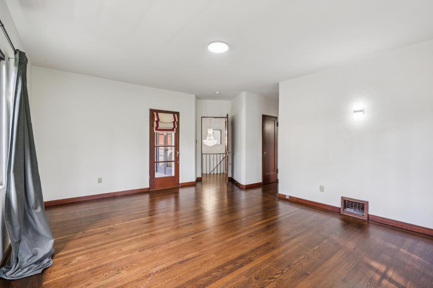 Detail Gallery Image 29 of 49 For 1965 Cowper St, Palo Alto,  CA 94301 - 5 Beds | 3/1 Baths