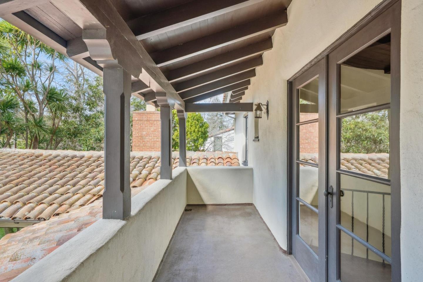 Detail Gallery Image 31 of 49 For 1965 Cowper St, Palo Alto,  CA 94301 - 5 Beds | 3/1 Baths