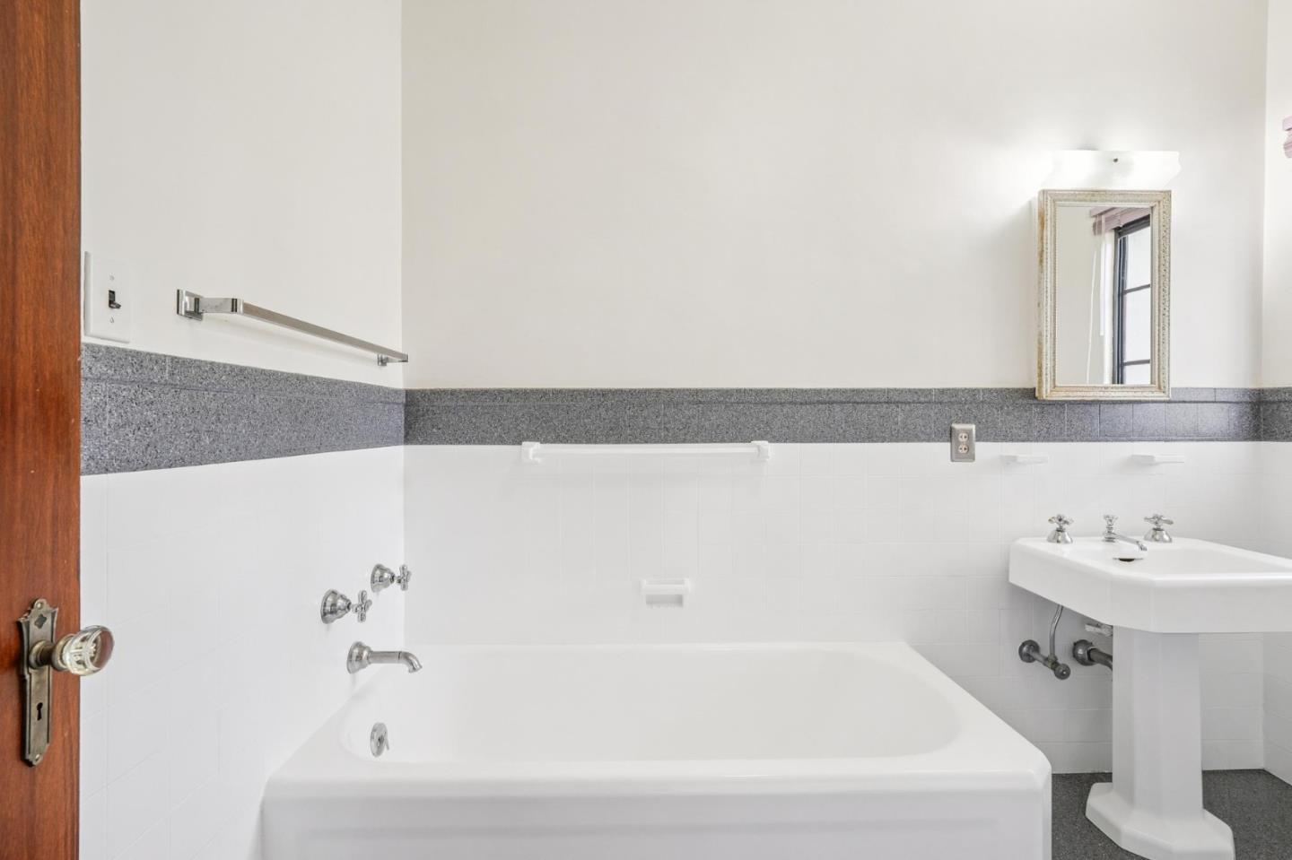 Detail Gallery Image 33 of 49 For 1965 Cowper St, Palo Alto,  CA 94301 - 5 Beds | 3/1 Baths