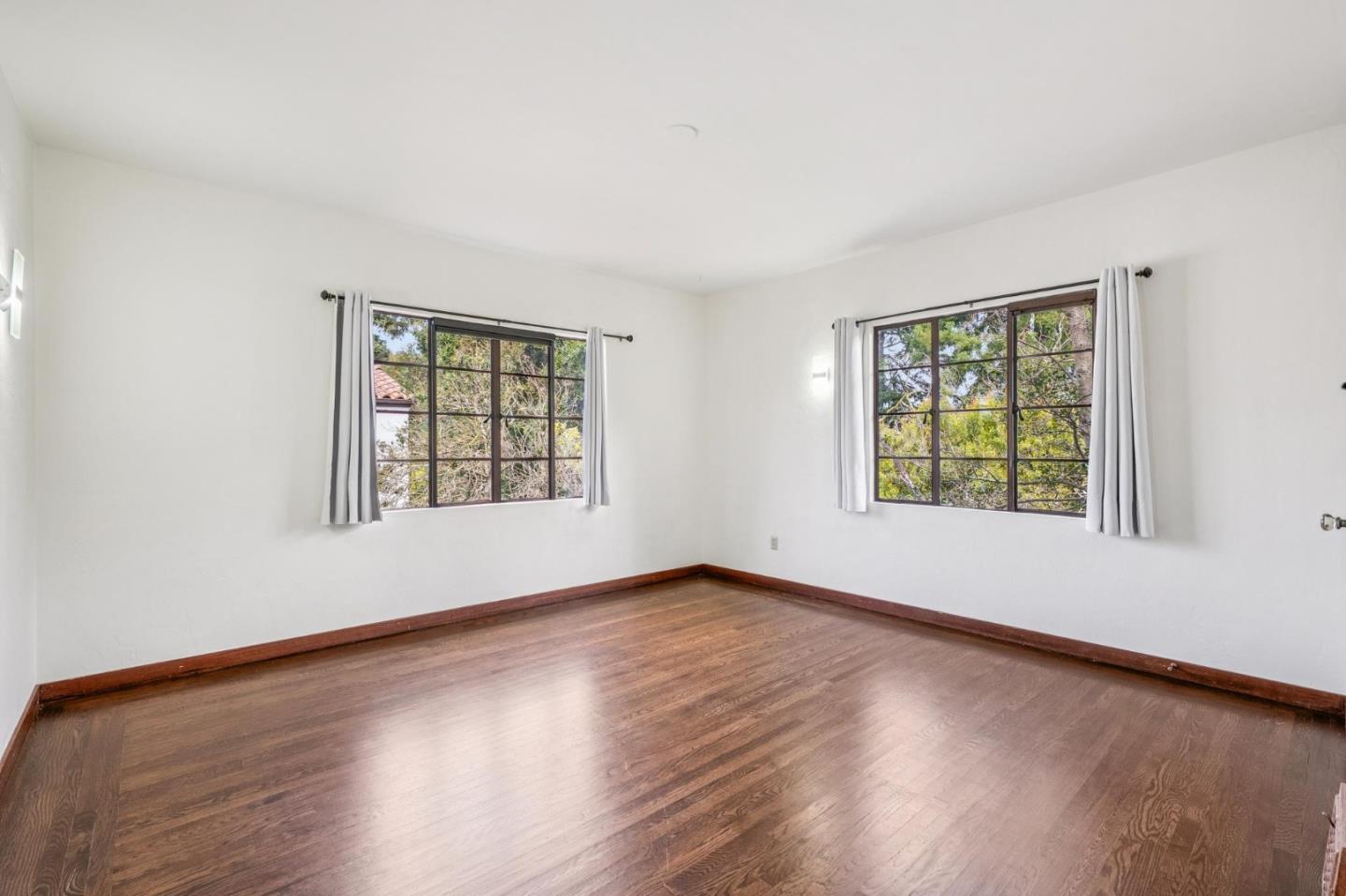 Detail Gallery Image 40 of 49 For 1965 Cowper St, Palo Alto,  CA 94301 - 5 Beds | 3/1 Baths