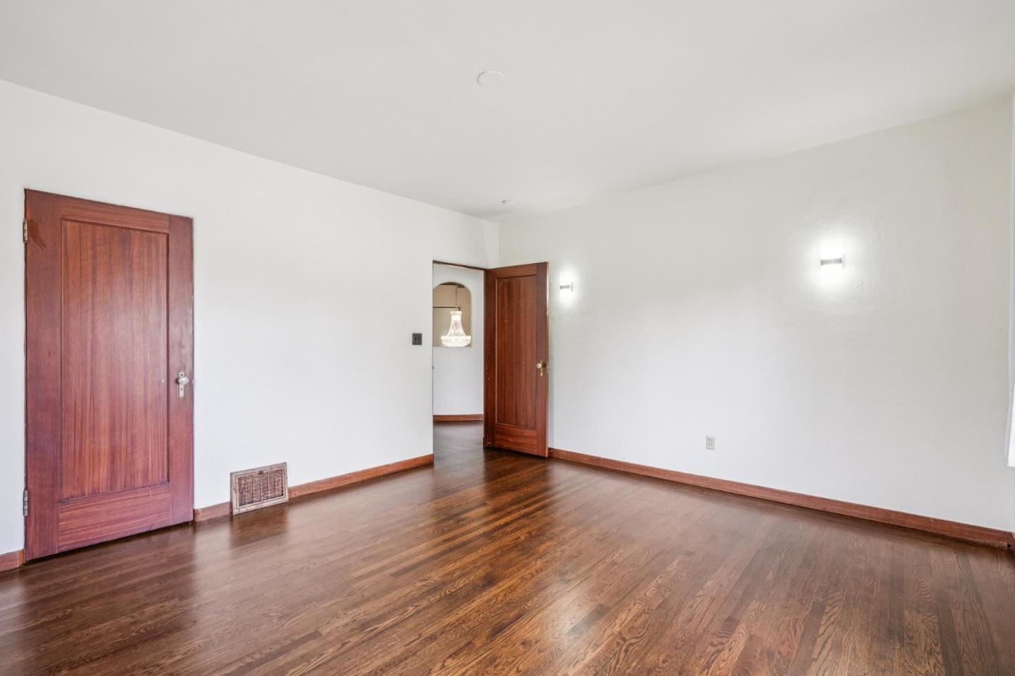 Detail Gallery Image 41 of 49 For 1965 Cowper St, Palo Alto,  CA 94301 - 5 Beds | 3/1 Baths