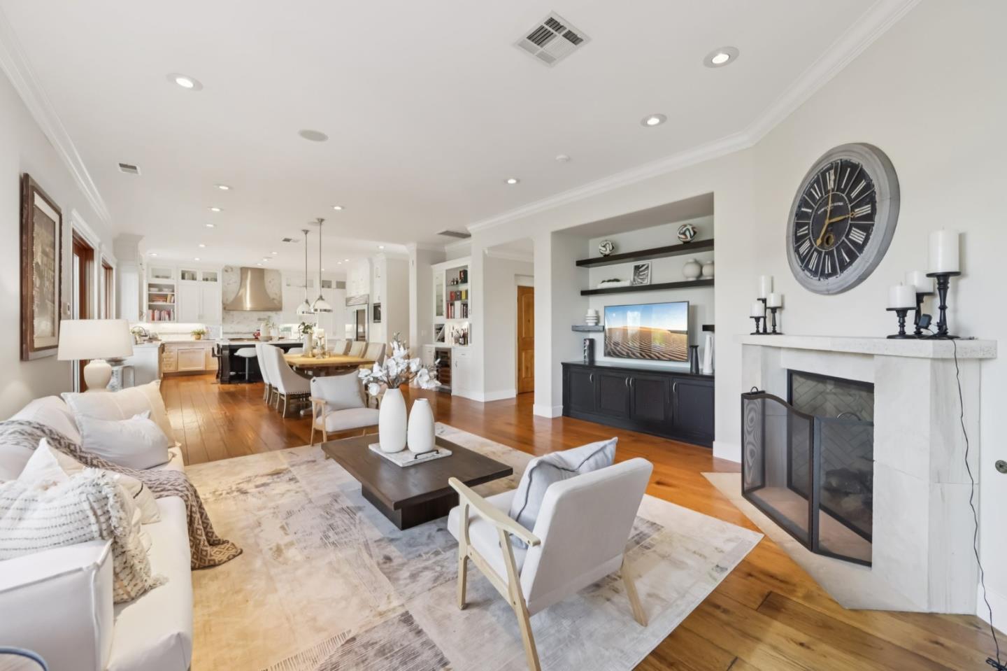 Detail Gallery Image 17 of 126 For 5106 Eastbourne Dr, San Jose,  CA 95138 - 5 Beds | 5/1 Baths