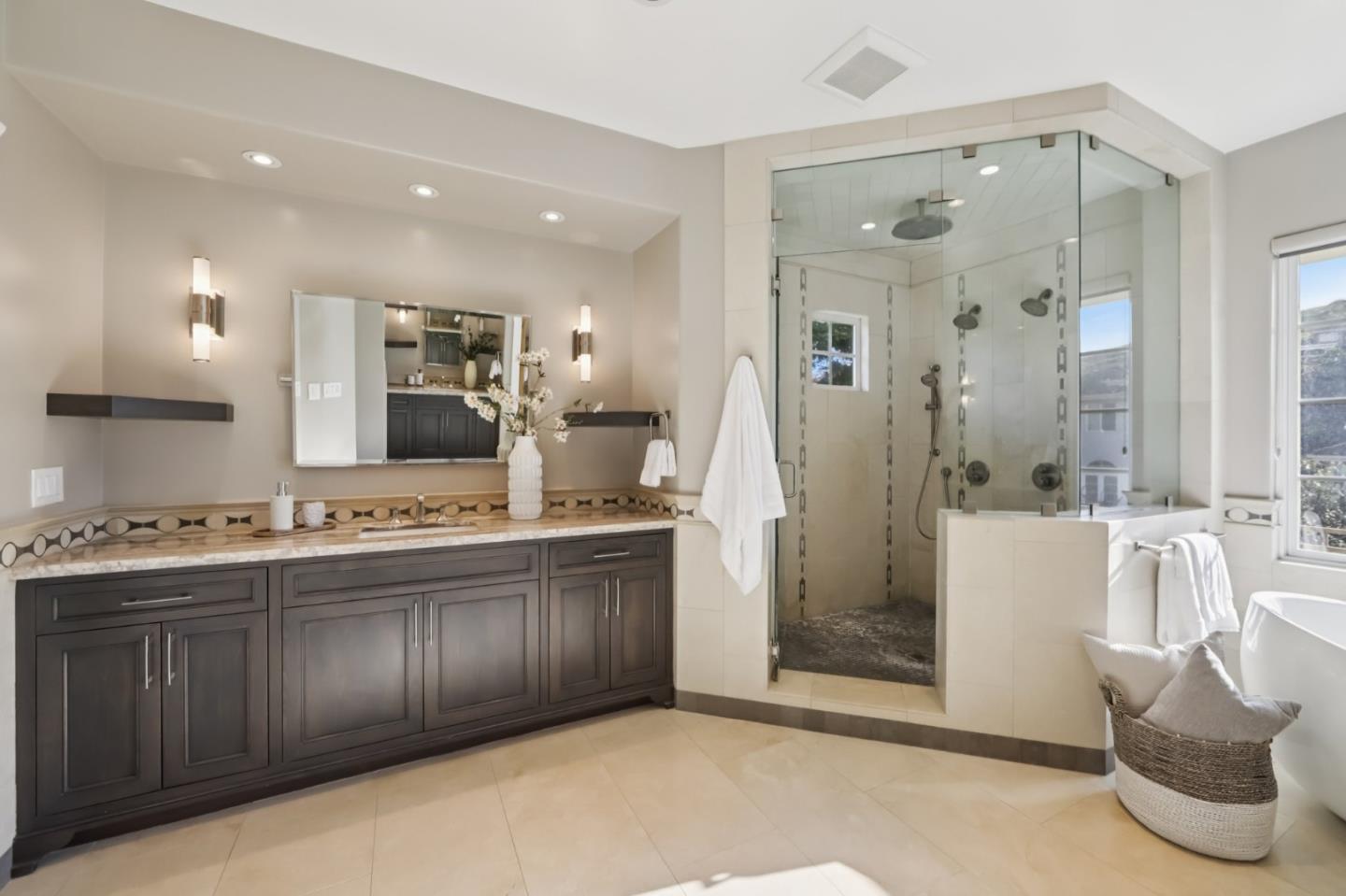 Detail Gallery Image 41 of 126 For 5106 Eastbourne Dr, San Jose,  CA 95138 - 5 Beds | 5/1 Baths