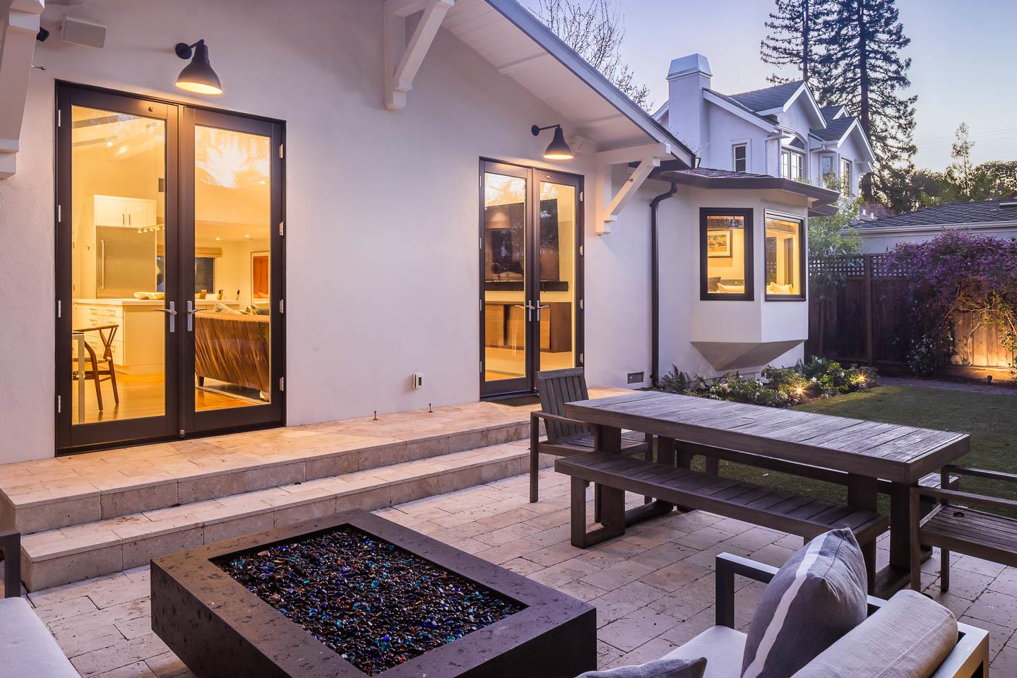 Detail Gallery Image 17 of 19 For 1031 Fife Ave, Palo Alto,  CA 94301 - 3 Beds | 2 Baths