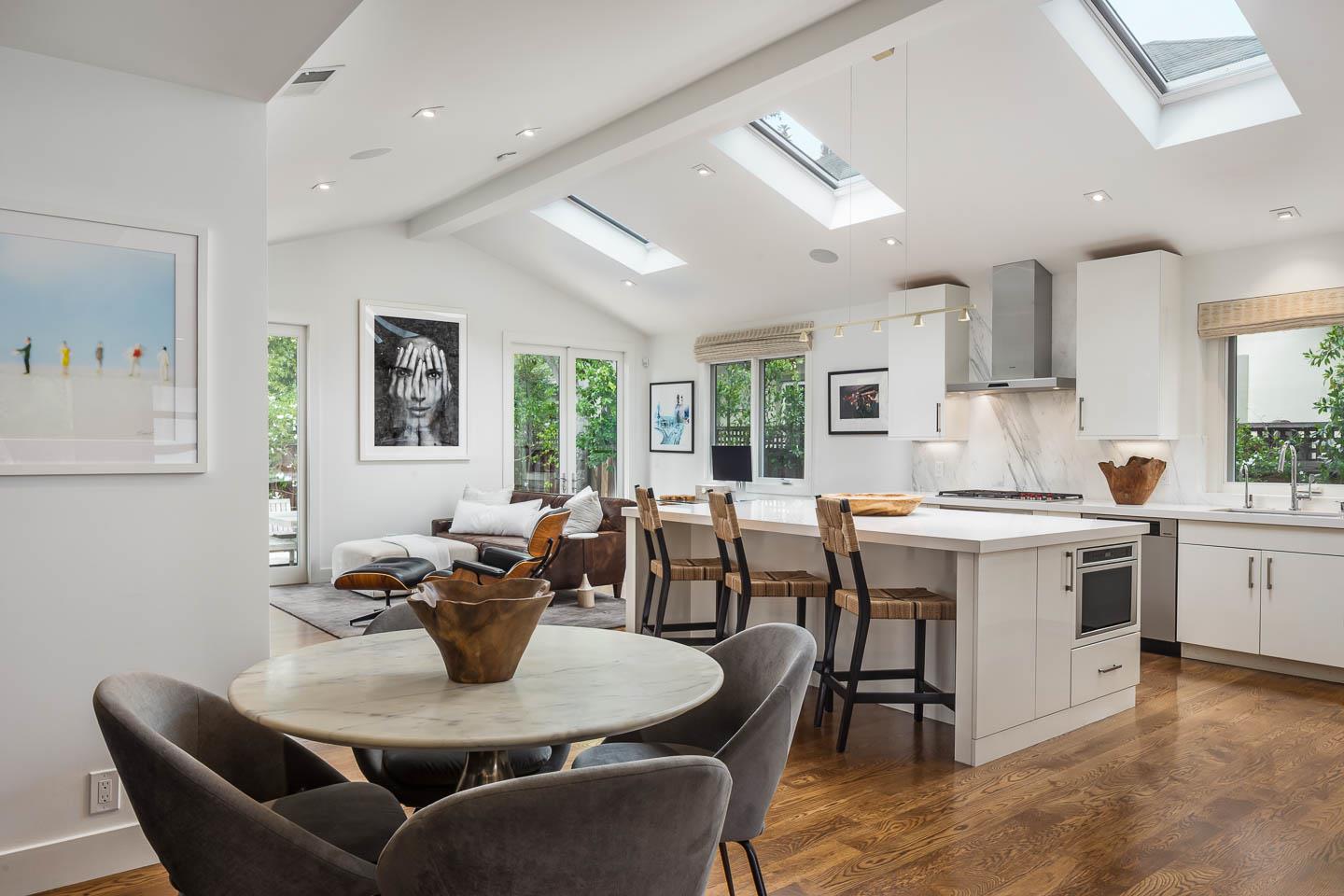 Detail Gallery Image 4 of 19 For 1031 Fife Ave, Palo Alto,  CA 94301 - 3 Beds | 2 Baths