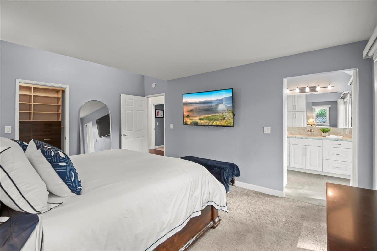 Detail Gallery Image 18 of 54 For 411 Hedgerow Court, Mountain View,  CA 94041 - 5 Beds | 3 Baths