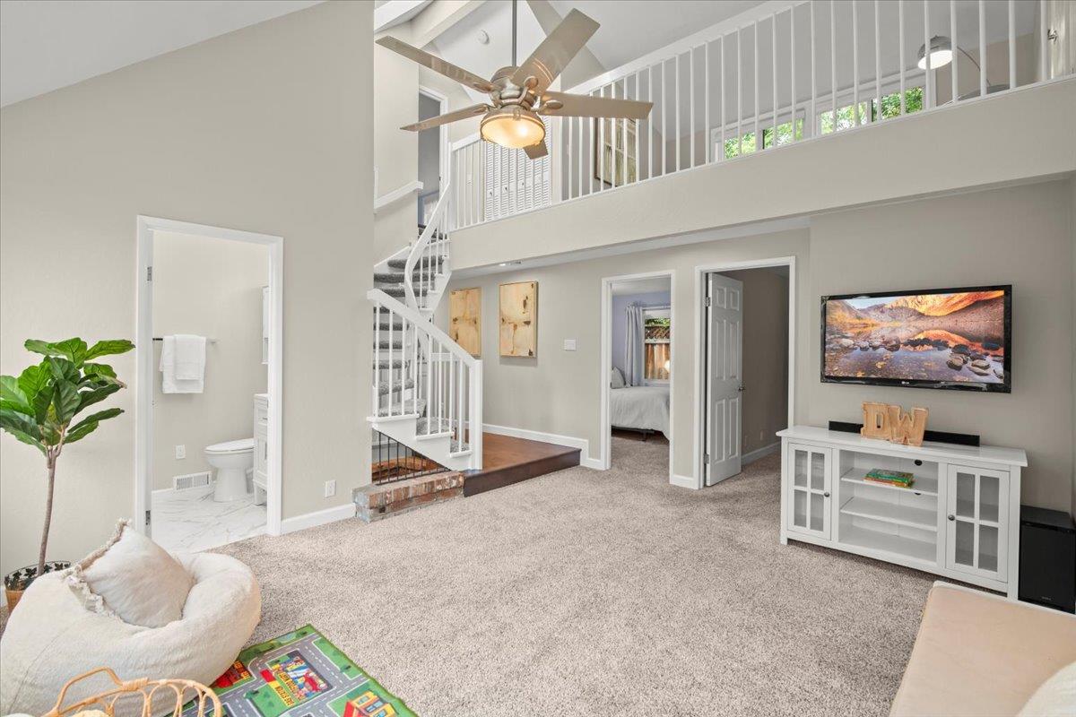 Detail Gallery Image 23 of 54 For 411 Hedgerow Court, Mountain View,  CA 94041 - 5 Beds | 3 Baths