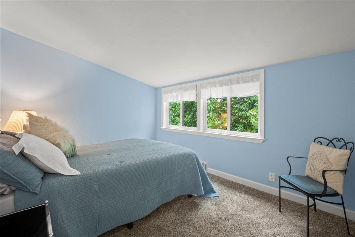 Detail Gallery Image 28 of 54 For 411 Hedgerow Court, Mountain View,  CA 94041 - 5 Beds | 3 Baths