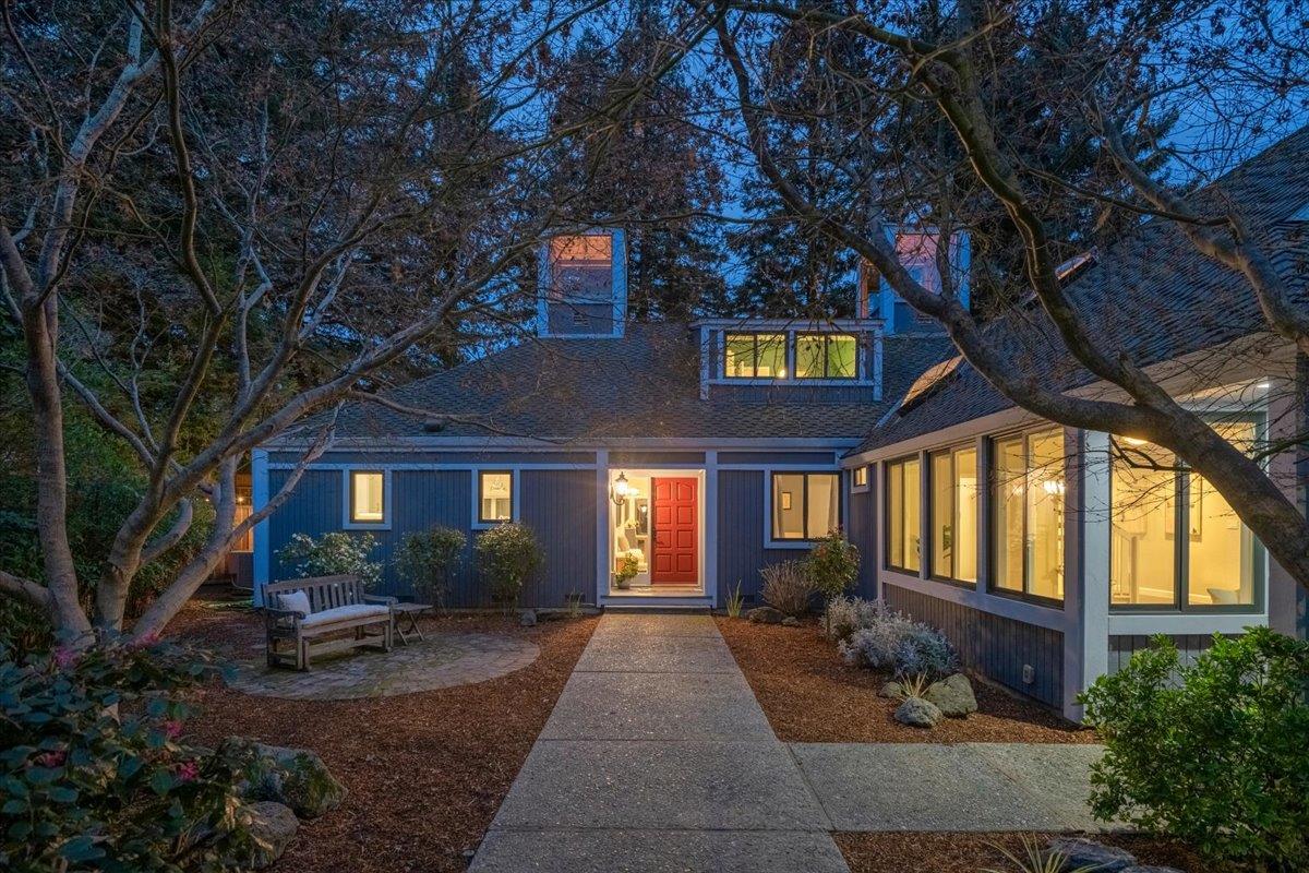 Detail Gallery Image 47 of 54 For 411 Hedgerow Court, Mountain View,  CA 94041 - 5 Beds | 3 Baths