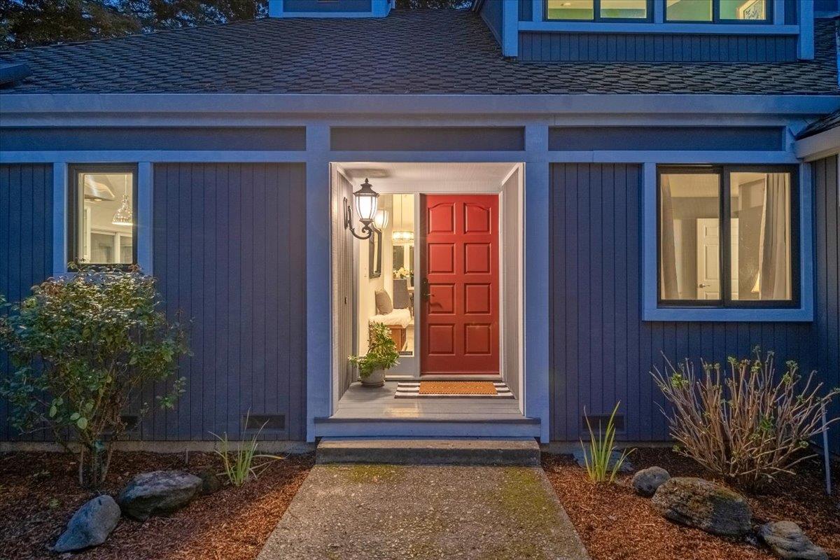 Detail Gallery Image 48 of 54 For 411 Hedgerow Court, Mountain View,  CA 94041 - 5 Beds | 3 Baths