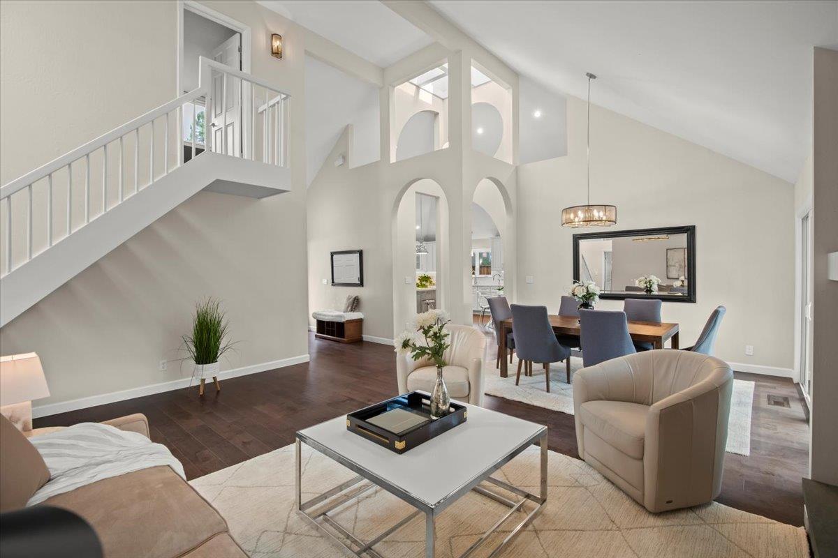 Detail Gallery Image 5 of 54 For 411 Hedgerow Court, Mountain View,  CA 94041 - 5 Beds | 3 Baths