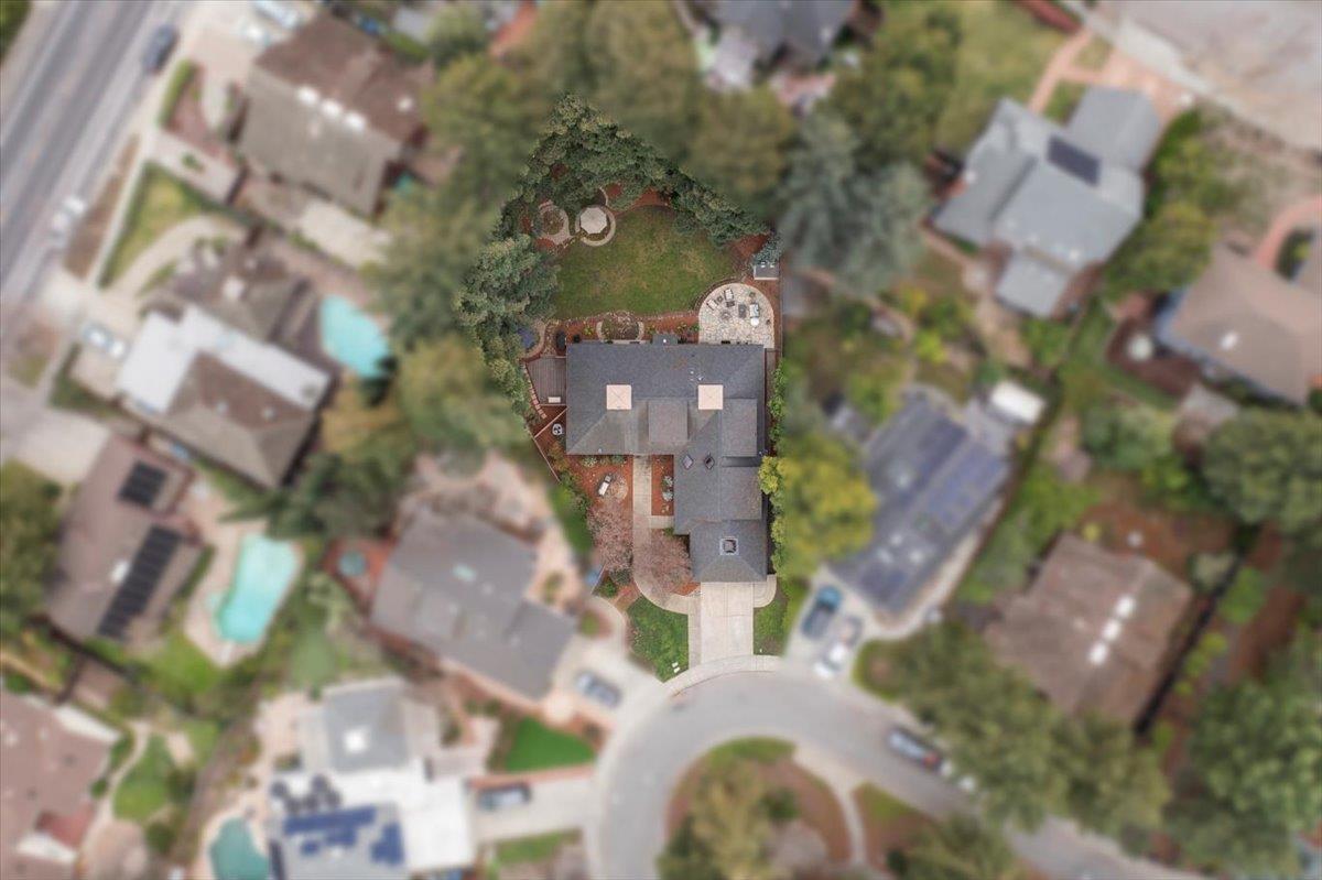 Detail Gallery Image 50 of 54 For 411 Hedgerow Court, Mountain View,  CA 94041 - 5 Beds | 3 Baths