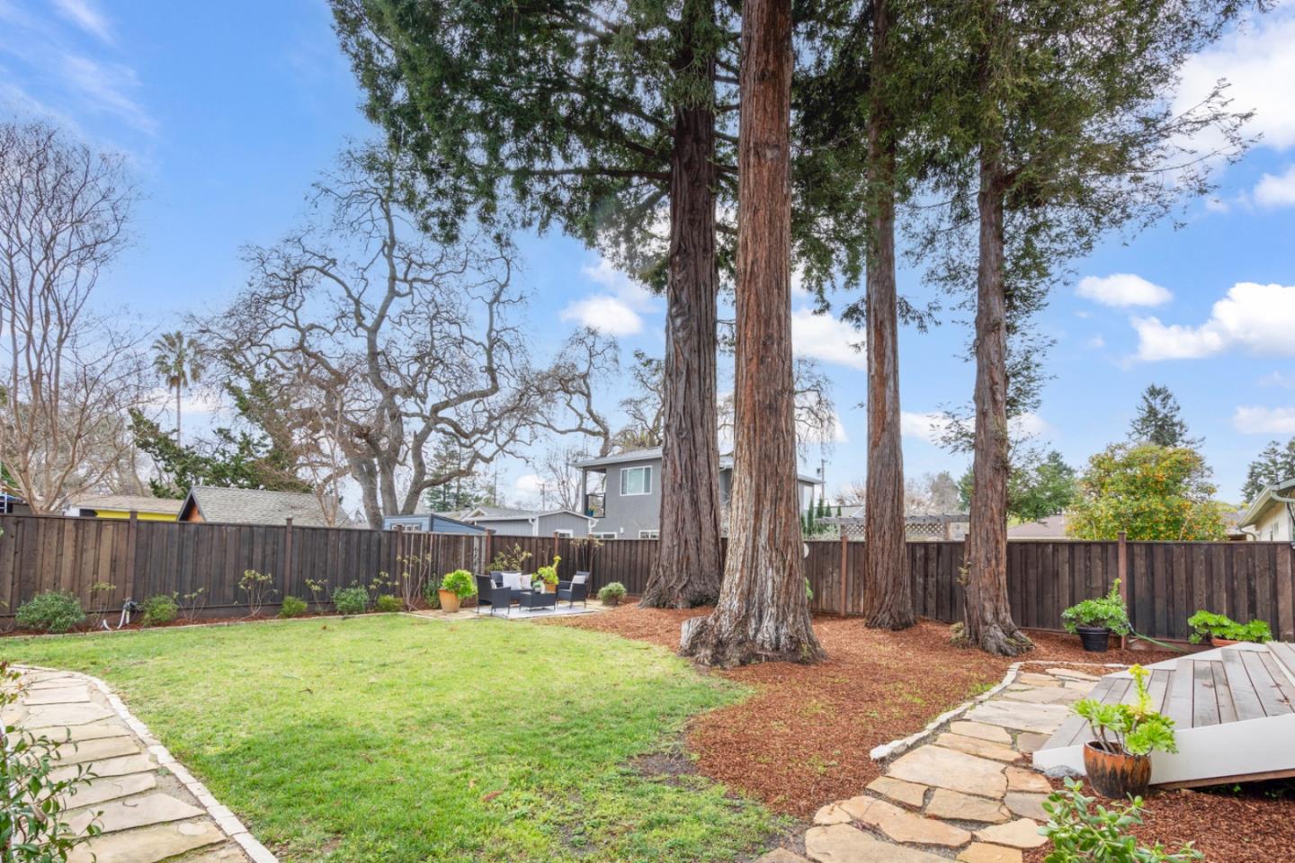 Detail Gallery Image 11 of 46 For 911 Vera Ave, Redwood City,  CA 94061 - 2 Beds | 1 Baths