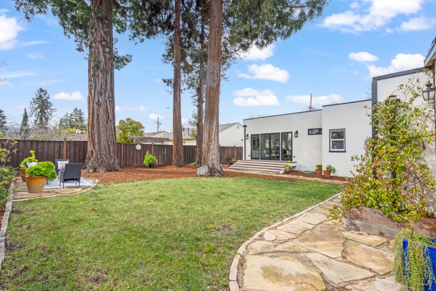 Detail Gallery Image 12 of 46 For 911 Vera Ave, Redwood City,  CA 94061 - 2 Beds | 1 Baths