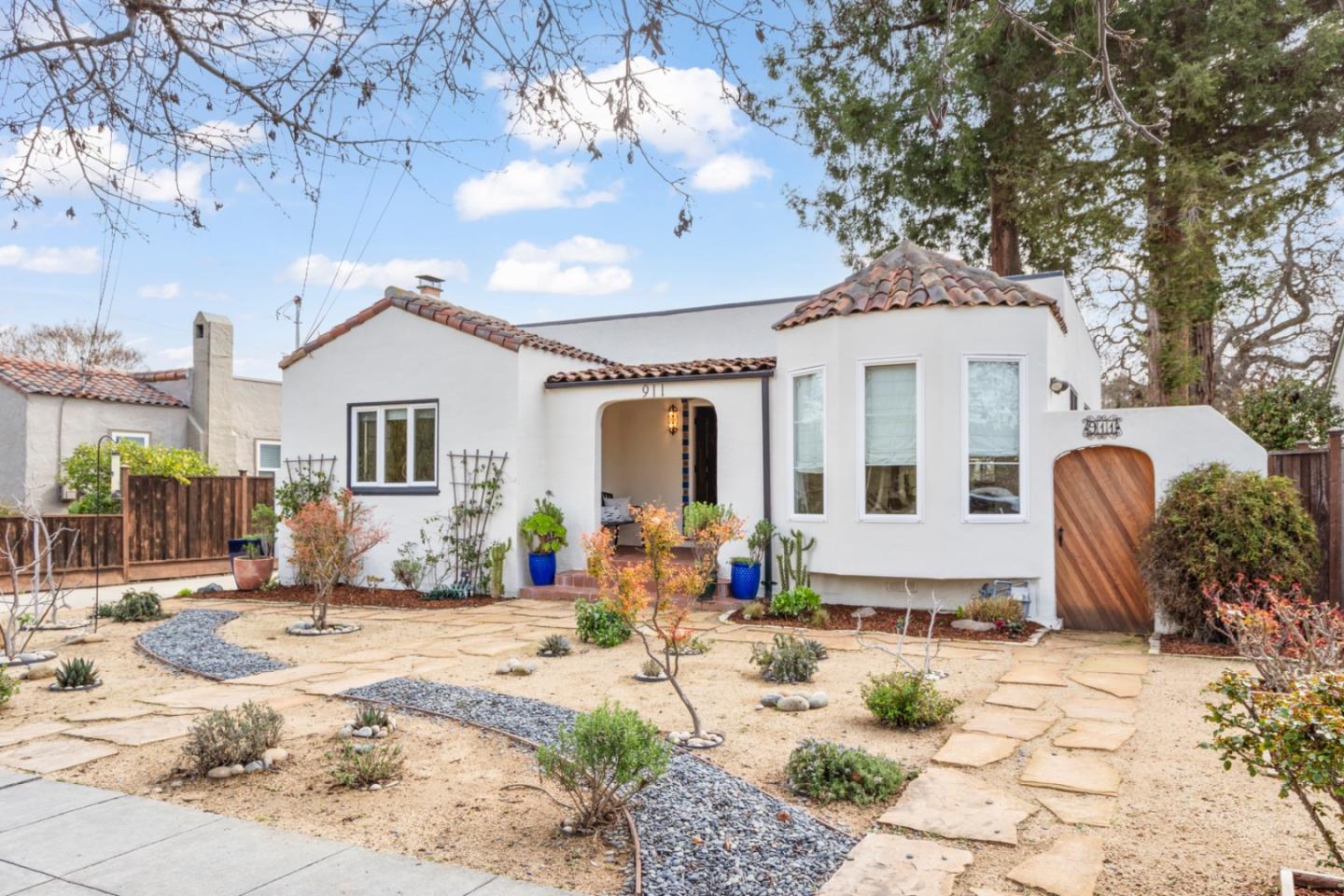 Detail Gallery Image 2 of 46 For 911 Vera Ave, Redwood City,  CA 94061 - 2 Beds | 1 Baths