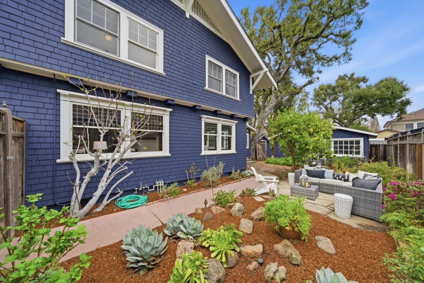 Detail Gallery Image 36 of 48 For 1085 Emerson St, Palo Alto,  CA 94301 - 4 Beds | 4 Baths