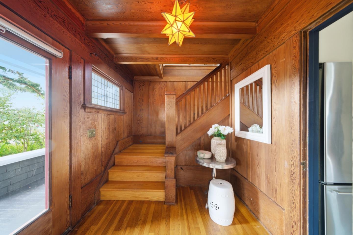 Detail Gallery Image 5 of 48 For 1085 Emerson St, Palo Alto,  CA 94301 - 4 Beds | 4 Baths