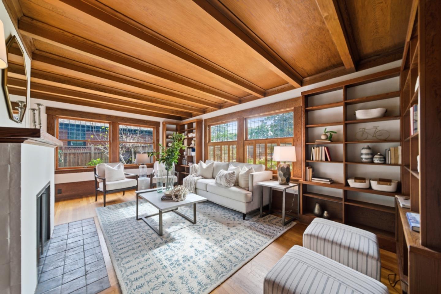 Detail Gallery Image 8 of 48 For 1085 Emerson St, Palo Alto,  CA 94301 - 4 Beds | 4 Baths